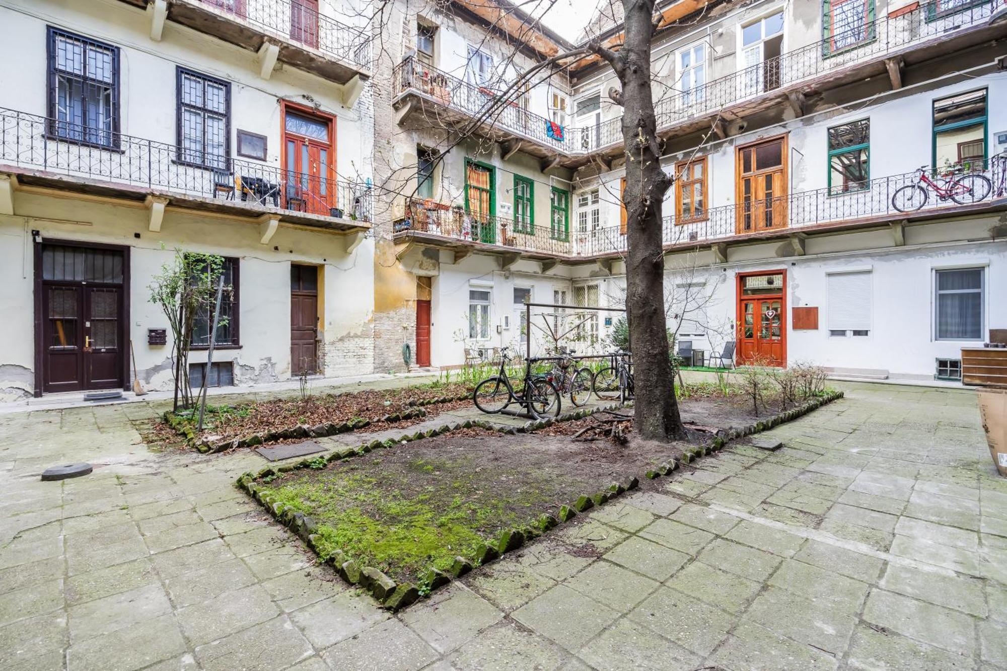 Bpr Stylish Mosaic Home With Terrace Budapest Eksteriør billede